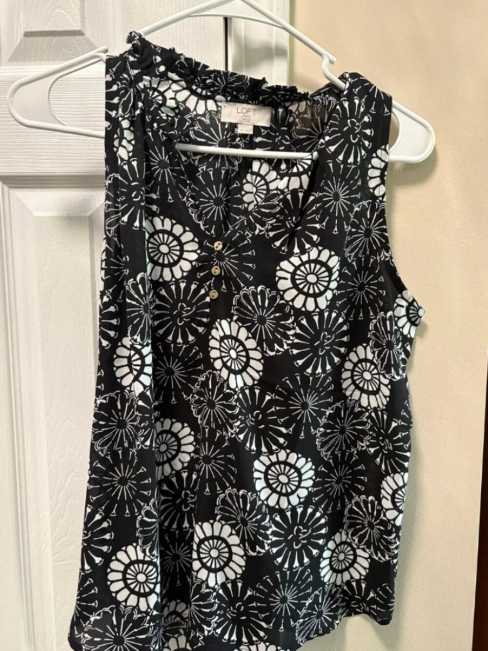 LOFT Black and White Floral V-Neck Sleeveless Camisole